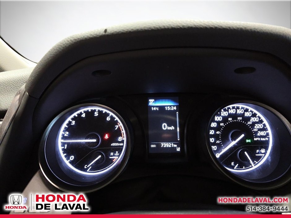 Toyota Camry SE 2024-12