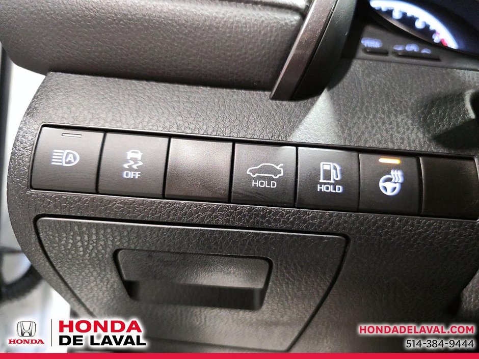 Toyota Camry SE 2024-14