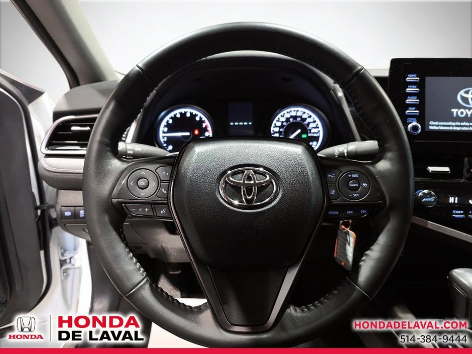 Toyota Camry SE 2024-11