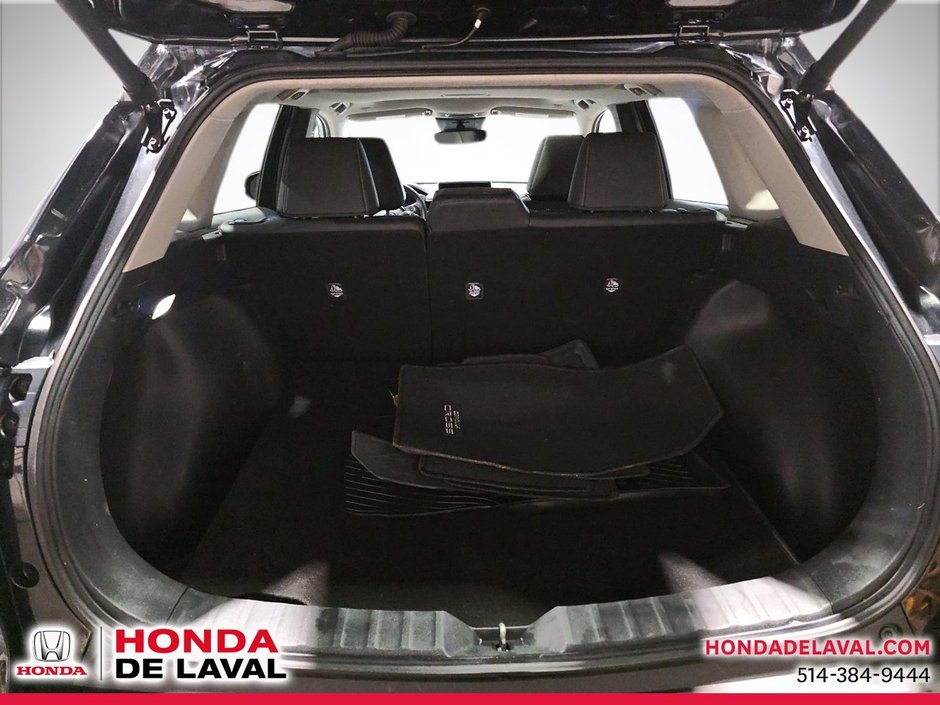 2024 Toyota Corolla Cross XLE-6