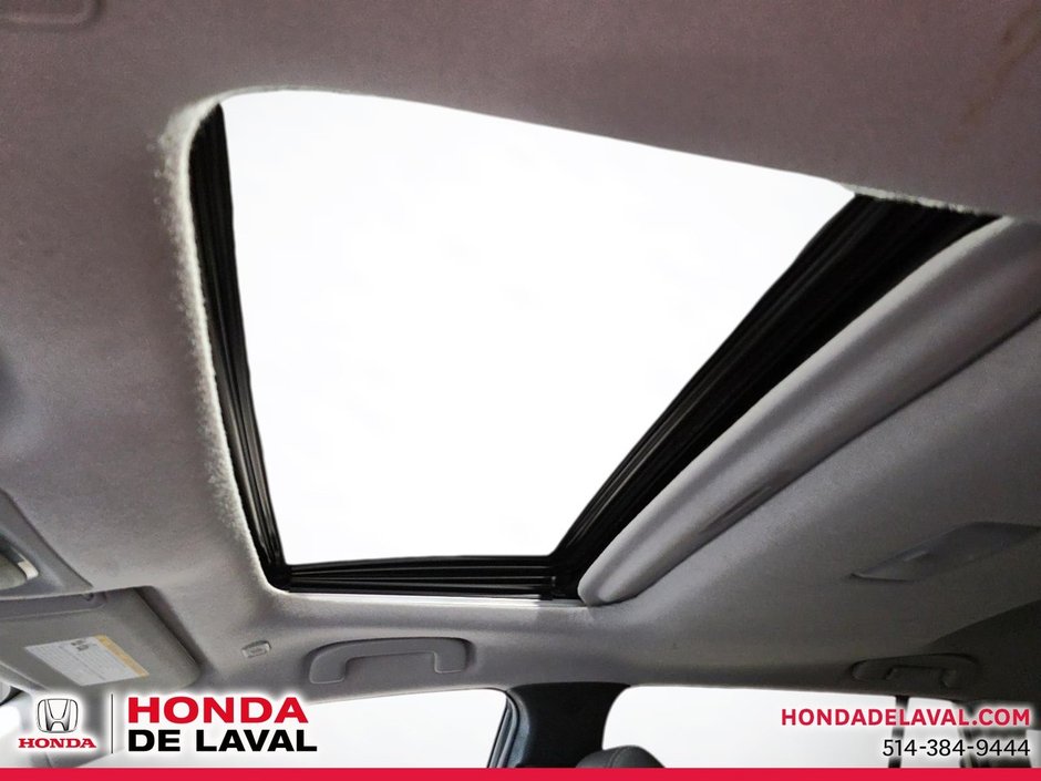 2024 Toyota Corolla Cross XLE-16