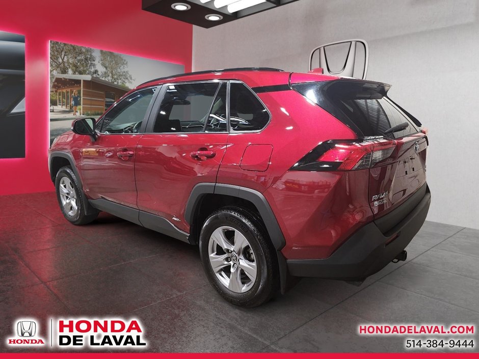 Toyota RAV4 Hybrid XLE 2023-3