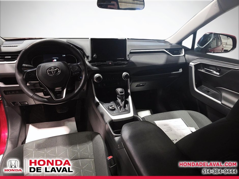 Toyota RAV4 Hybrid XLE 2023-8