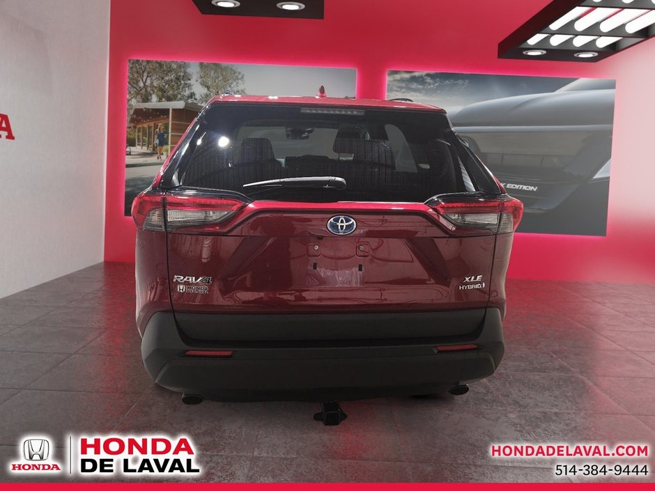 Toyota RAV4 Hybrid XLE 2023-3