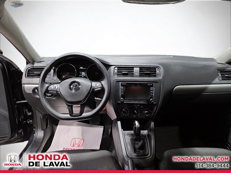 Volkswagen Jetta Sedan  2015-8