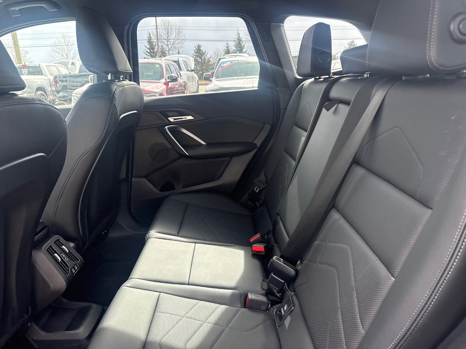 2025 BMW X1 xDrive28i New brakes, new tires