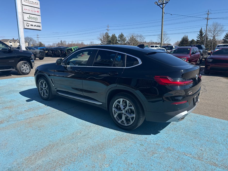 2025 BMW X4 xDrive30i