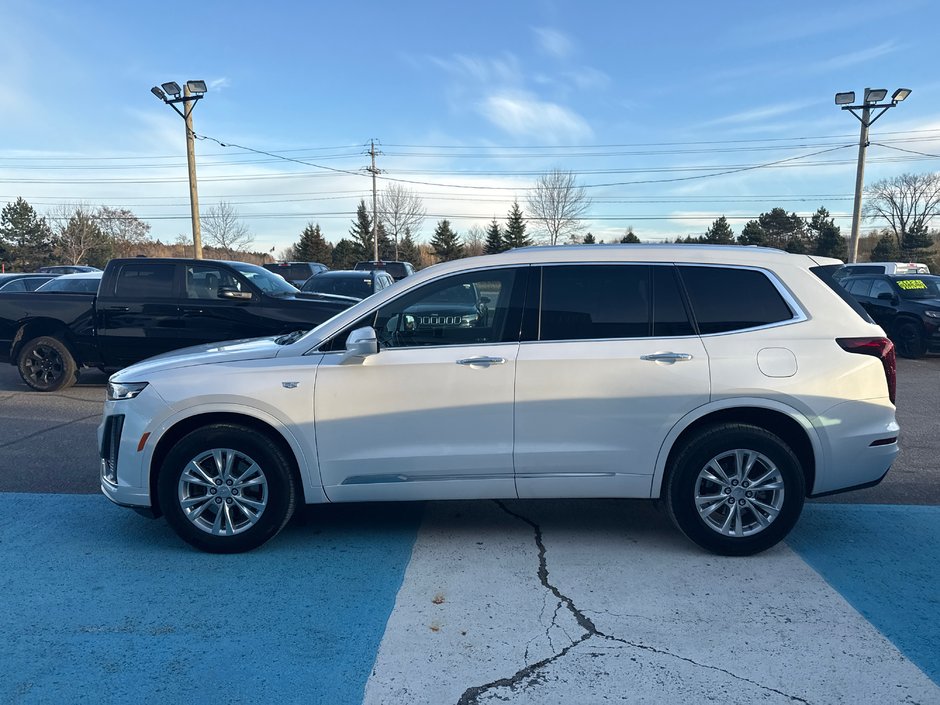 2023 Cadillac XT6 AWD Luxury Seven passenger and beautiful SUV