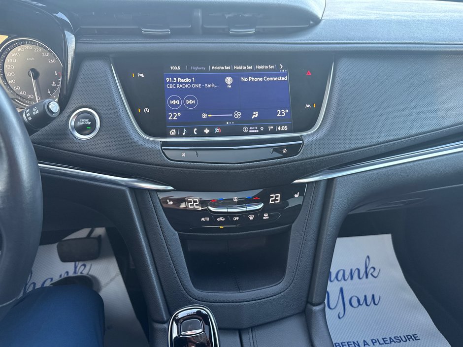 2023 Cadillac XT6 AWD Luxury Seven passenger and beautiful SUV