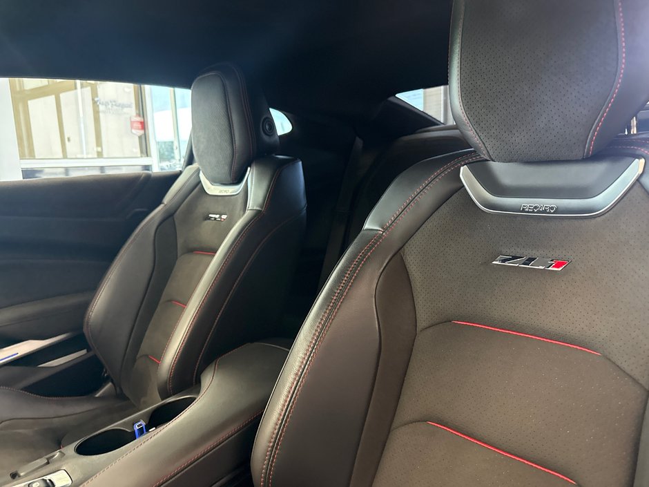 2021 Chevrolet Camaro ZL1 Showroom condition  , ceramic coat, carbon fibre