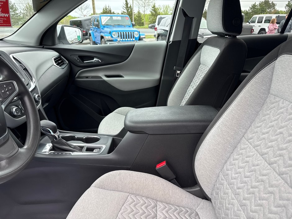2022 Chevrolet Equinox LT FWD Heated seats command start power seats