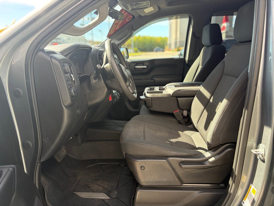 2021 Chevrolet SILVERADO 1500 CUSTOM TRAIL BOSS 5.3L V8!