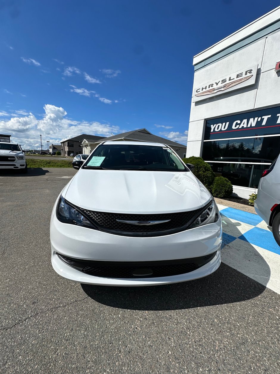 2024 Chrysler Grand Caravan SXT