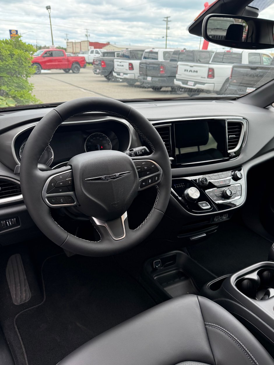 2026 Chrysler Grand Caravan SXT
