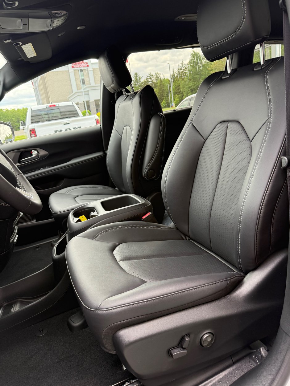 2026 Chrysler Grand Caravan SXT