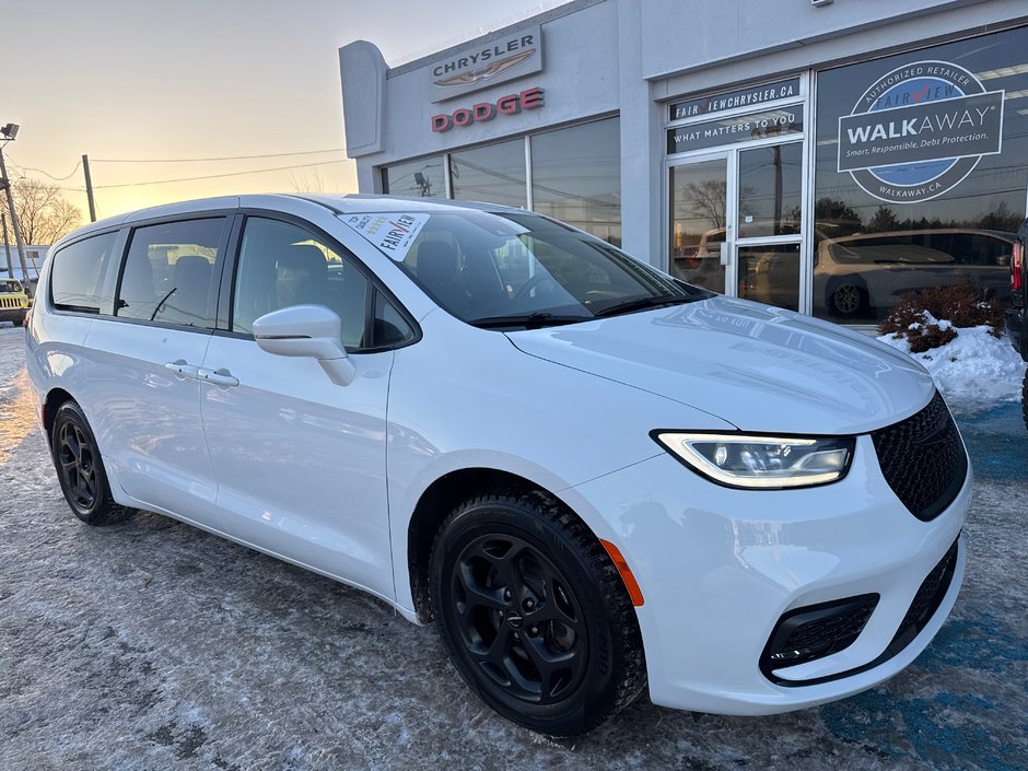 2022 Chrysler Pacifica Hybrid Touring L