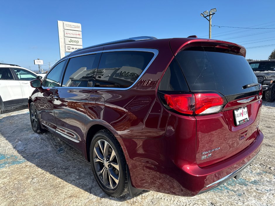 2017 Chrysler Pacifica Limited Entertainment group advance, safety, sunroof