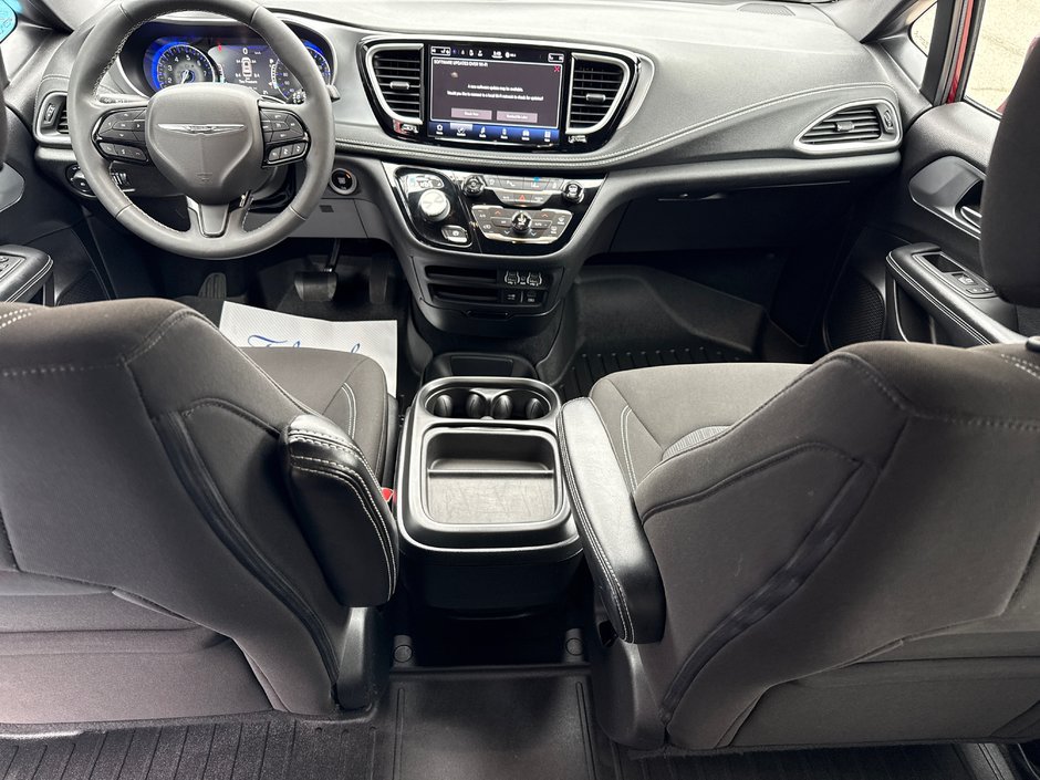 2022 Chrysler Pacifica Touring S AWD
