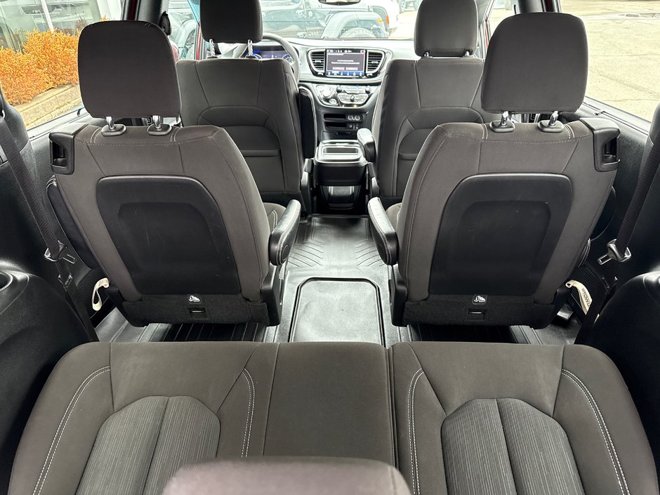2022 Chrysler Pacifica Touring S AWD