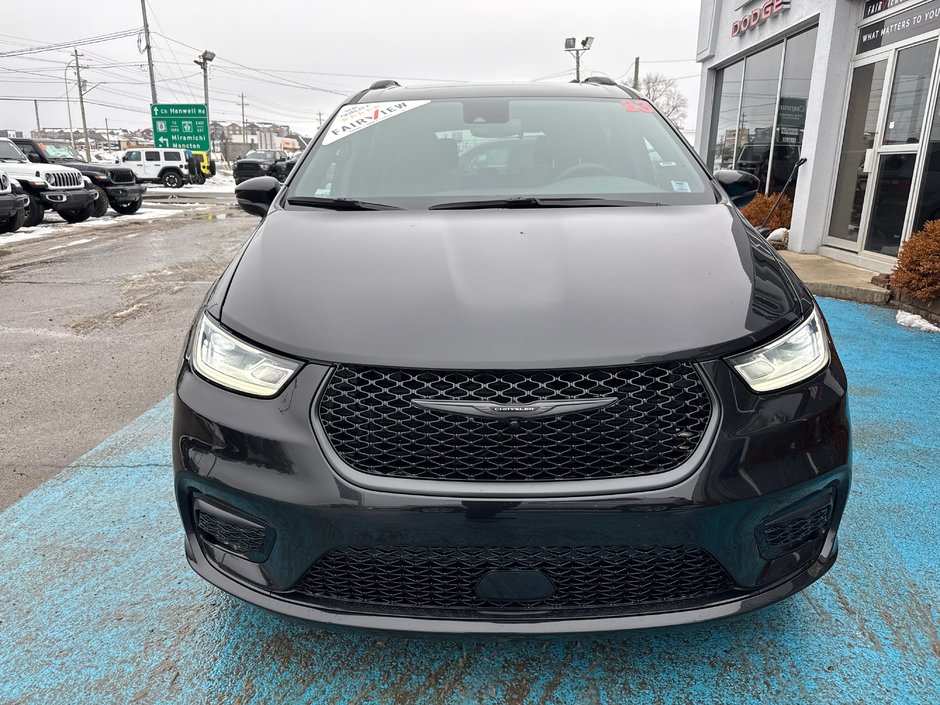 2023 Chrysler Pacifica S with sunroof package Touring L