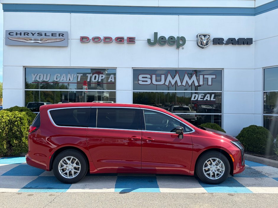 2027 Chrysler Pacifica SELECT