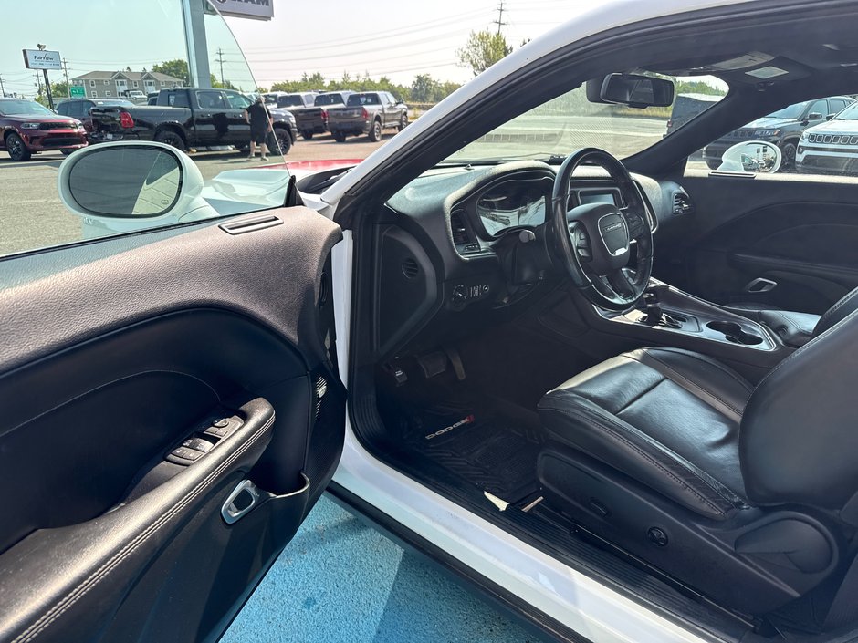 Dodge Challenger SXT Plus 2017