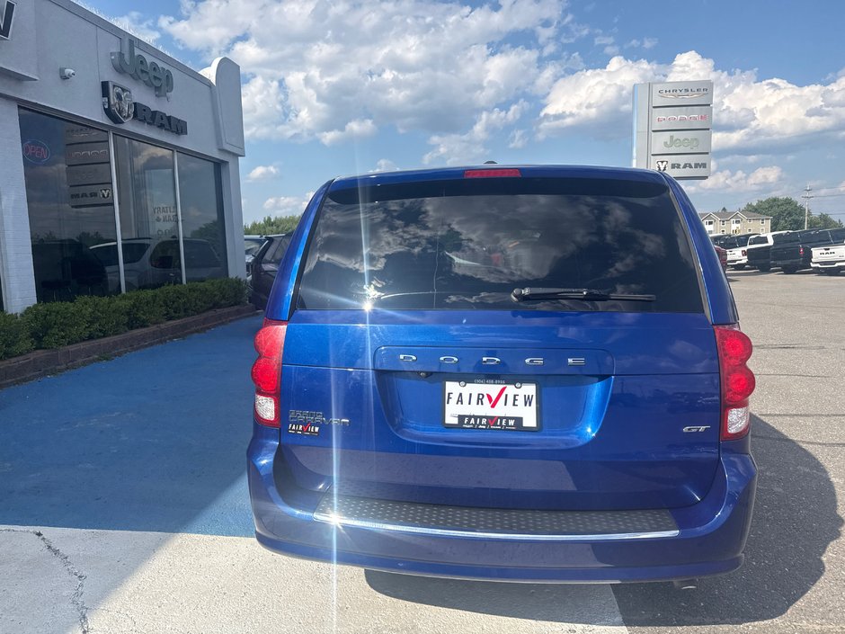 2019 Dodge Grand Caravan GT Fully loaded leather, DVDs, navigation, etc.