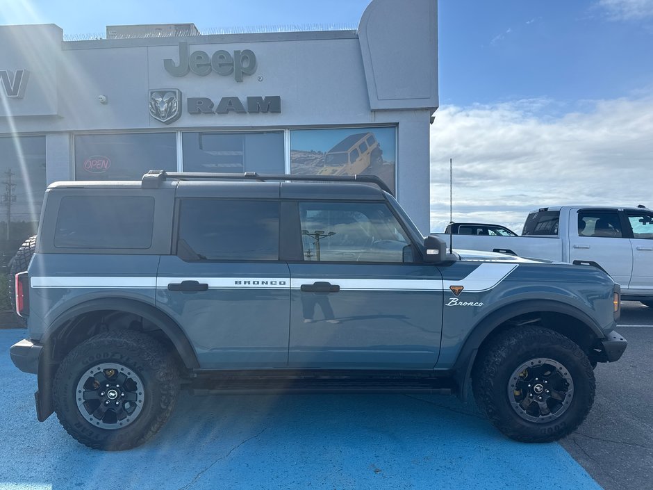 2021 Ford Bronco Standard transmission Badlands Tow package Upgraded tires and rims With full removable top 12 inch screen standard transmission