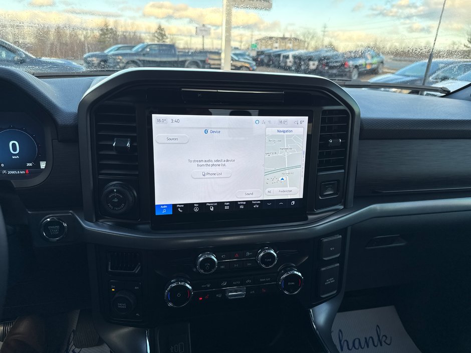 2025 Ford F-150 XLT Low kms