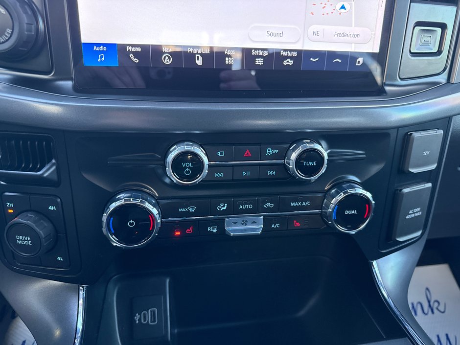 2025 Ford F-150 XLT Low kms