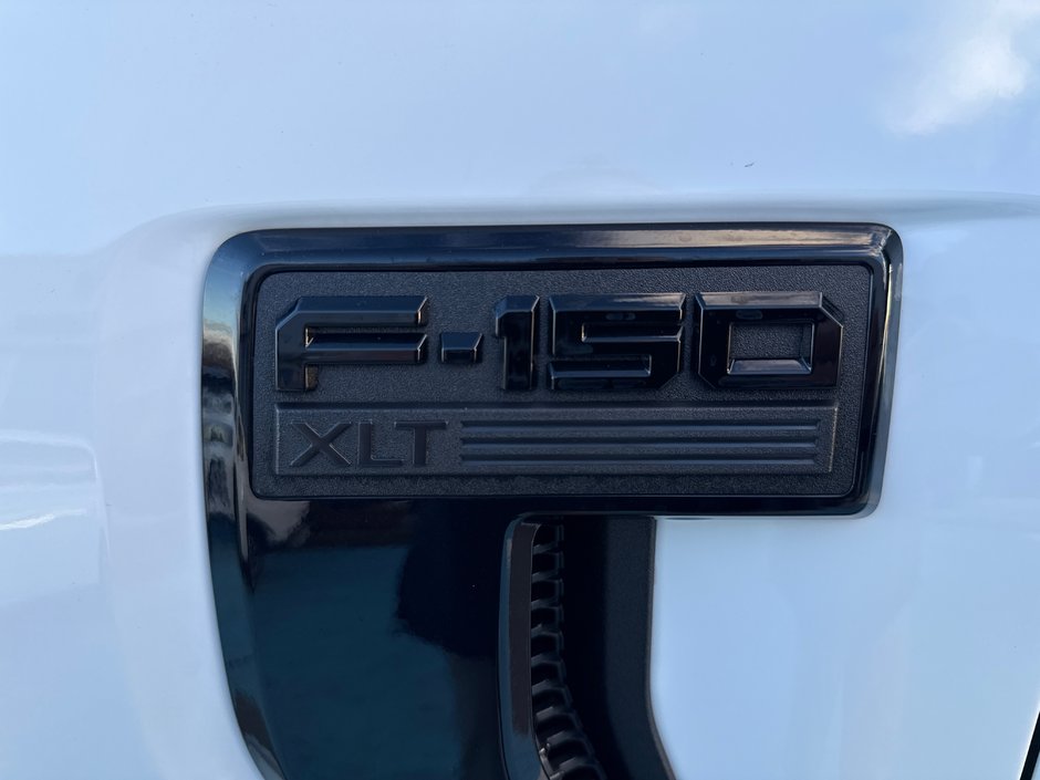 2025 Ford F-150 XLT Low kms