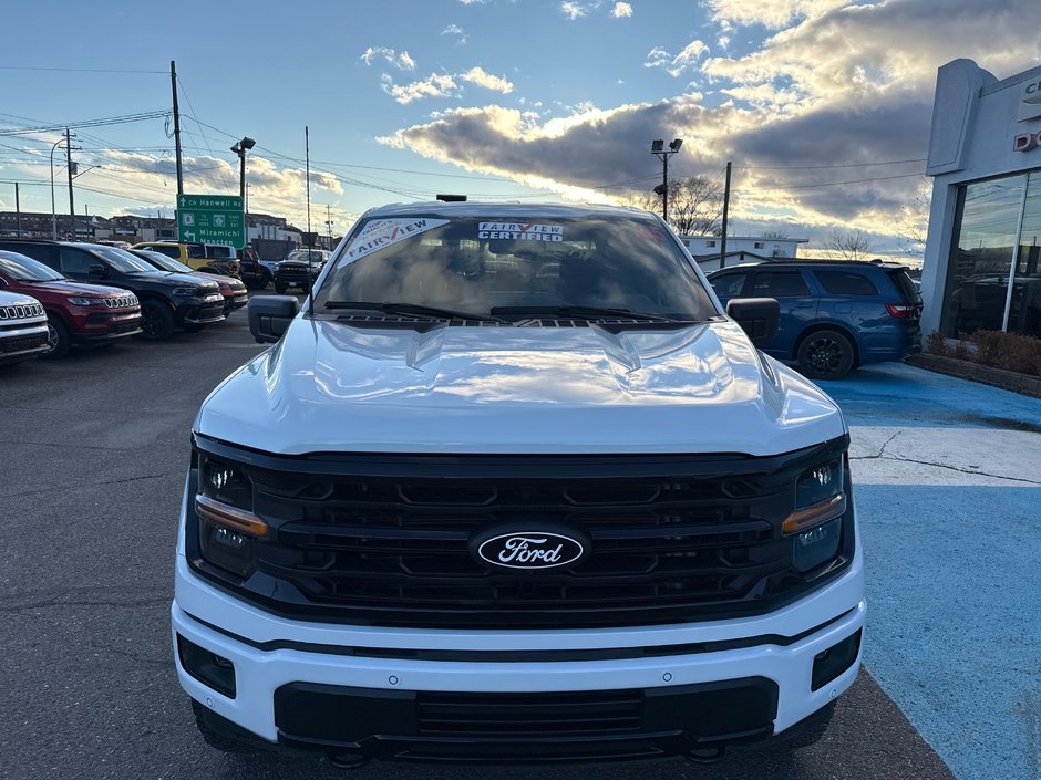 2025 Ford F-150 XLT Low kms