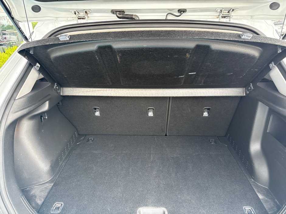 2020 Hyundai Kona Preferred AWD Heated seat heater wheel, Apple CarPlay, etc.