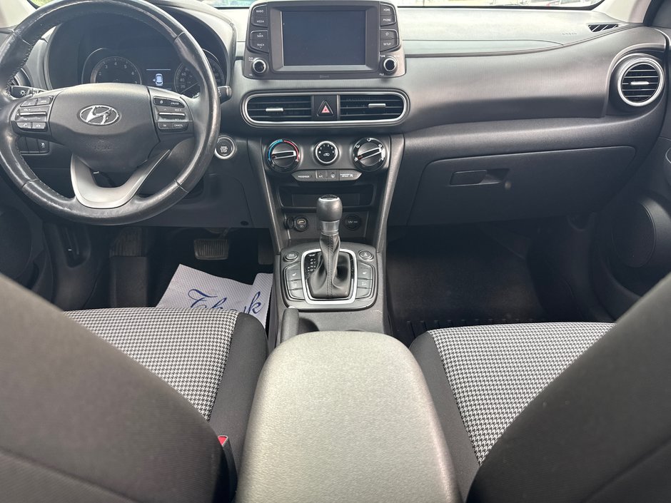 2020 Hyundai Kona Preferred AWD Heated seat heater wheel, Apple CarPlay, etc.