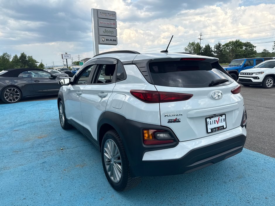 2020 Hyundai Kona Preferred AWD Heated seat heater wheel, Apple CarPlay, etc.