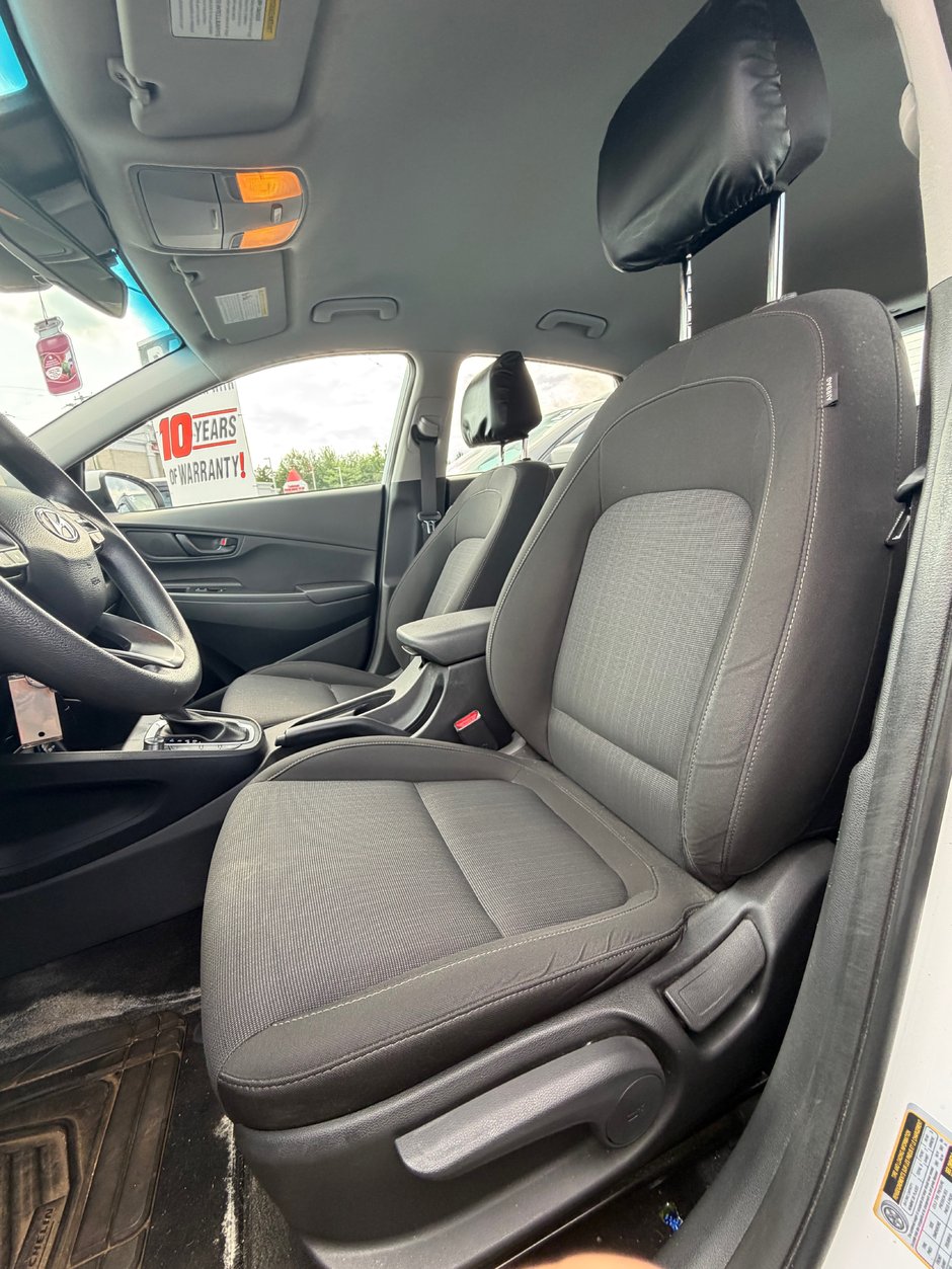 2022 Hyundai KONA ESSENTIAL AWD!