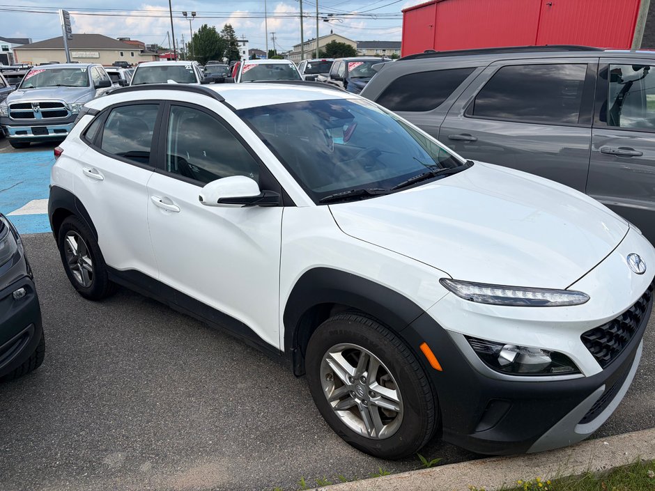 2022 Hyundai KONA ESSENTIAL AWD!
