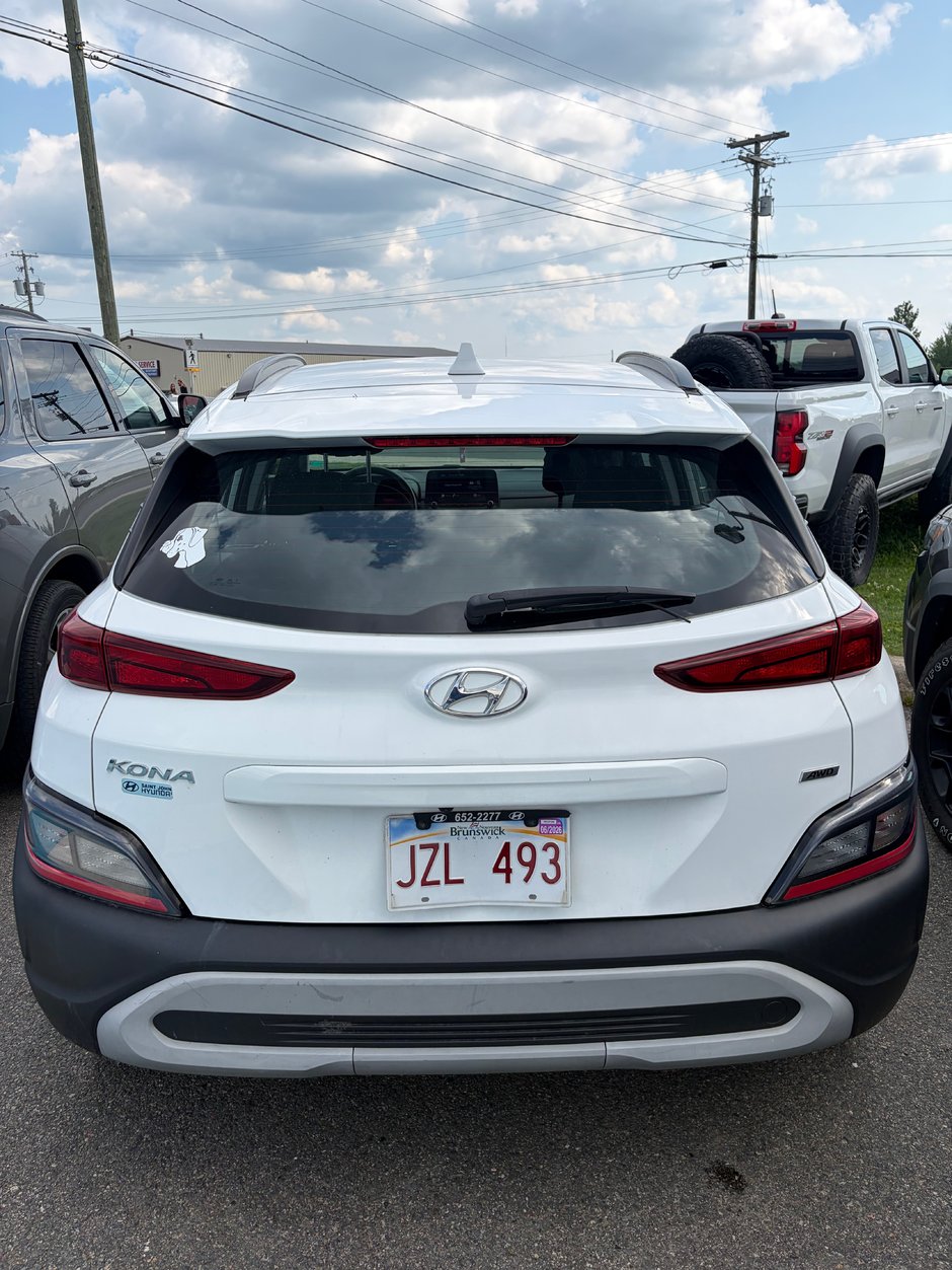 2022 Hyundai KONA ESSENTIAL AWD!