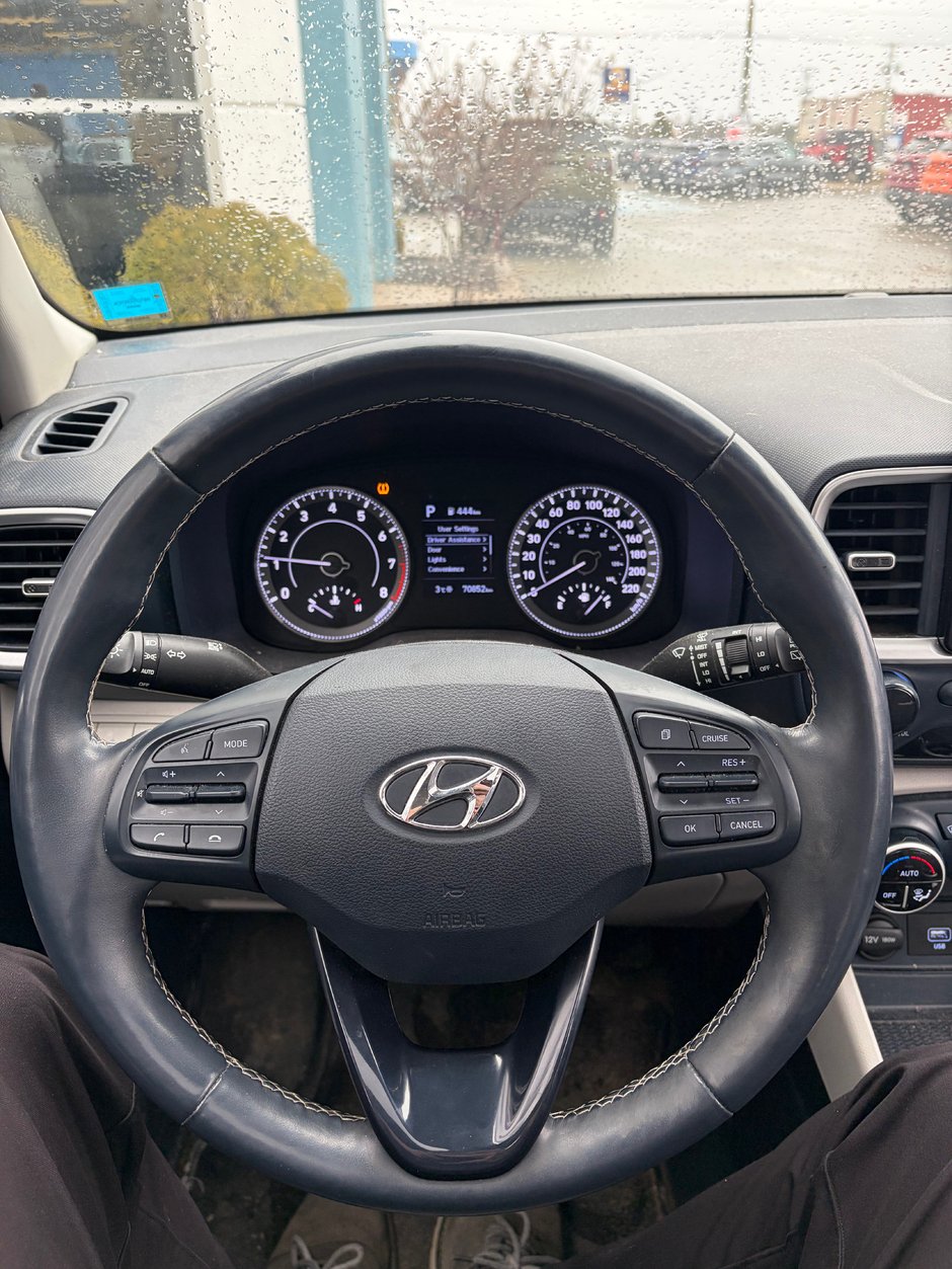 2021 Hyundai VENUE ULTIMATE ULTIMATE TRIM!