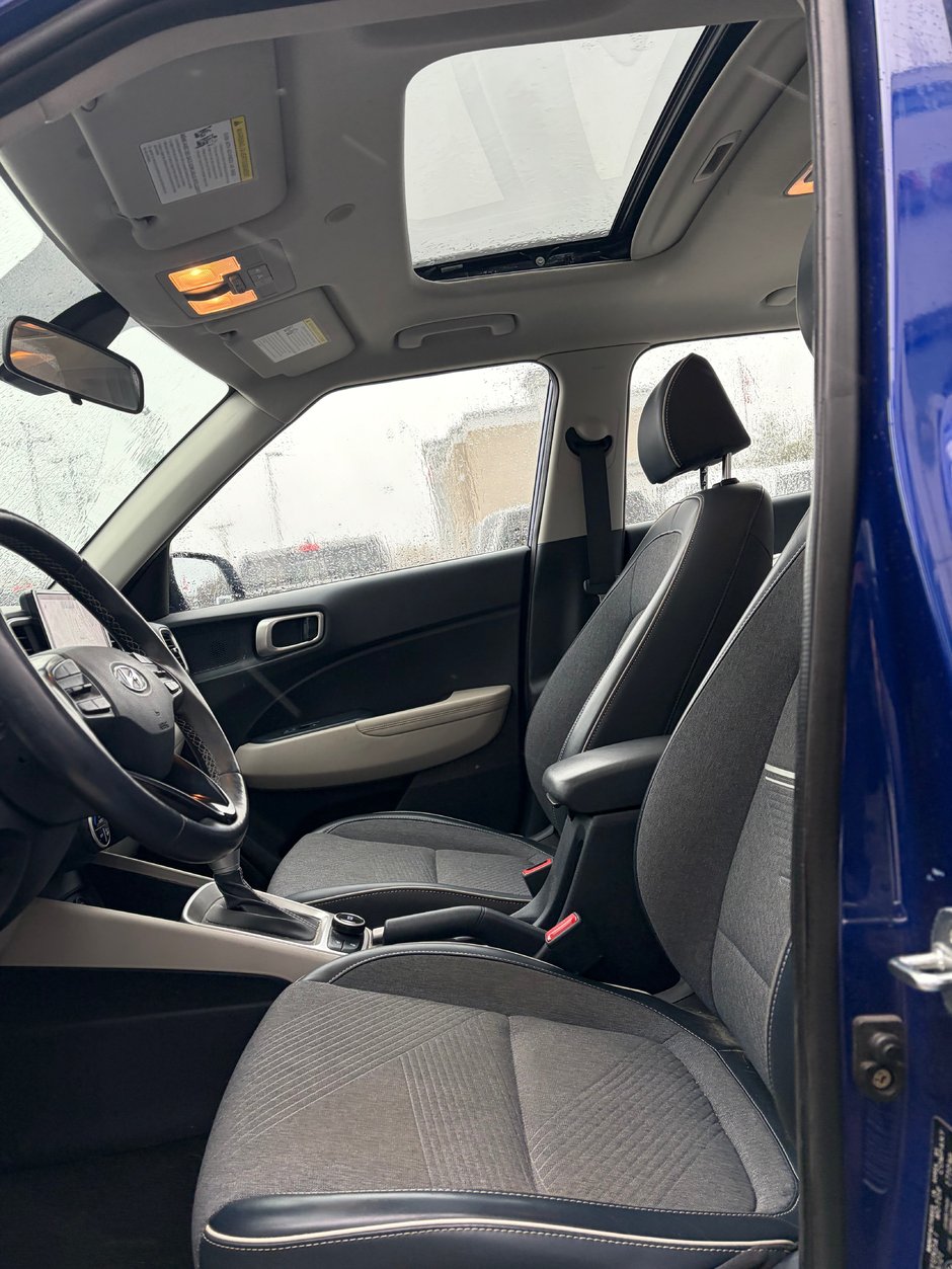 2021 Hyundai VENUE ULTIMATE ULTIMATE TRIM!