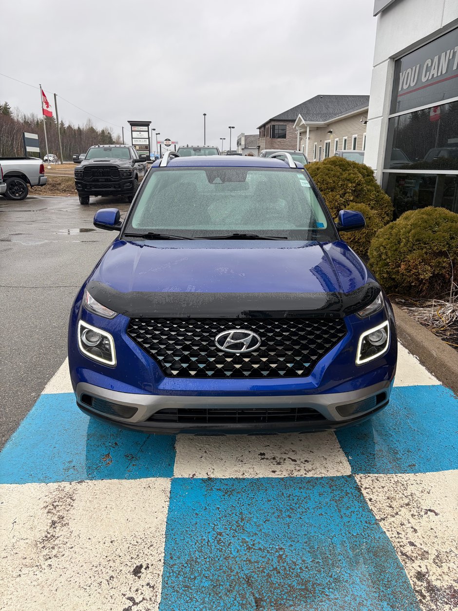 2021 Hyundai VENUE ULTIMATE ULTIMATE TRIM!