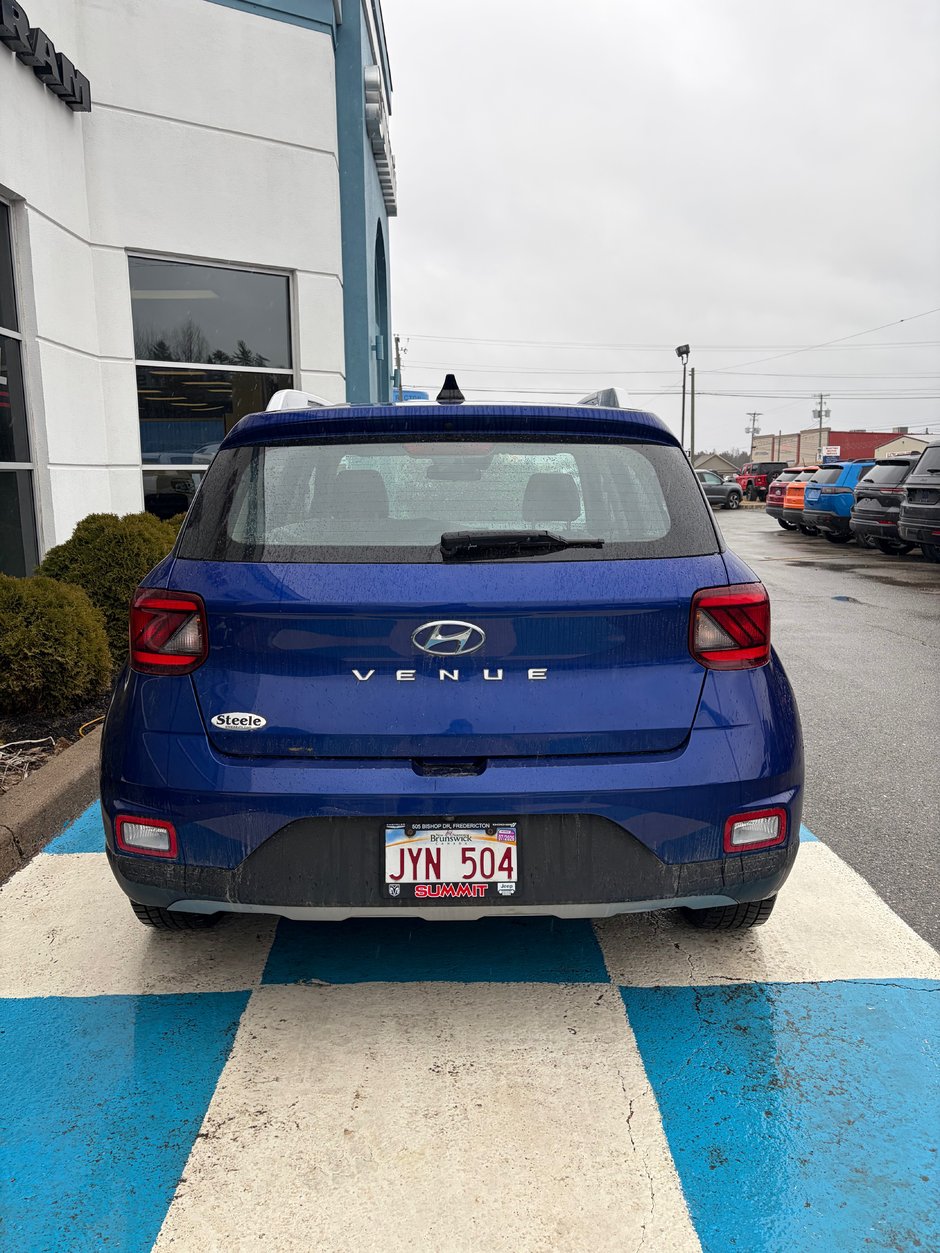 2021 Hyundai VENUE ULTIMATE ULTIMATE TRIM!