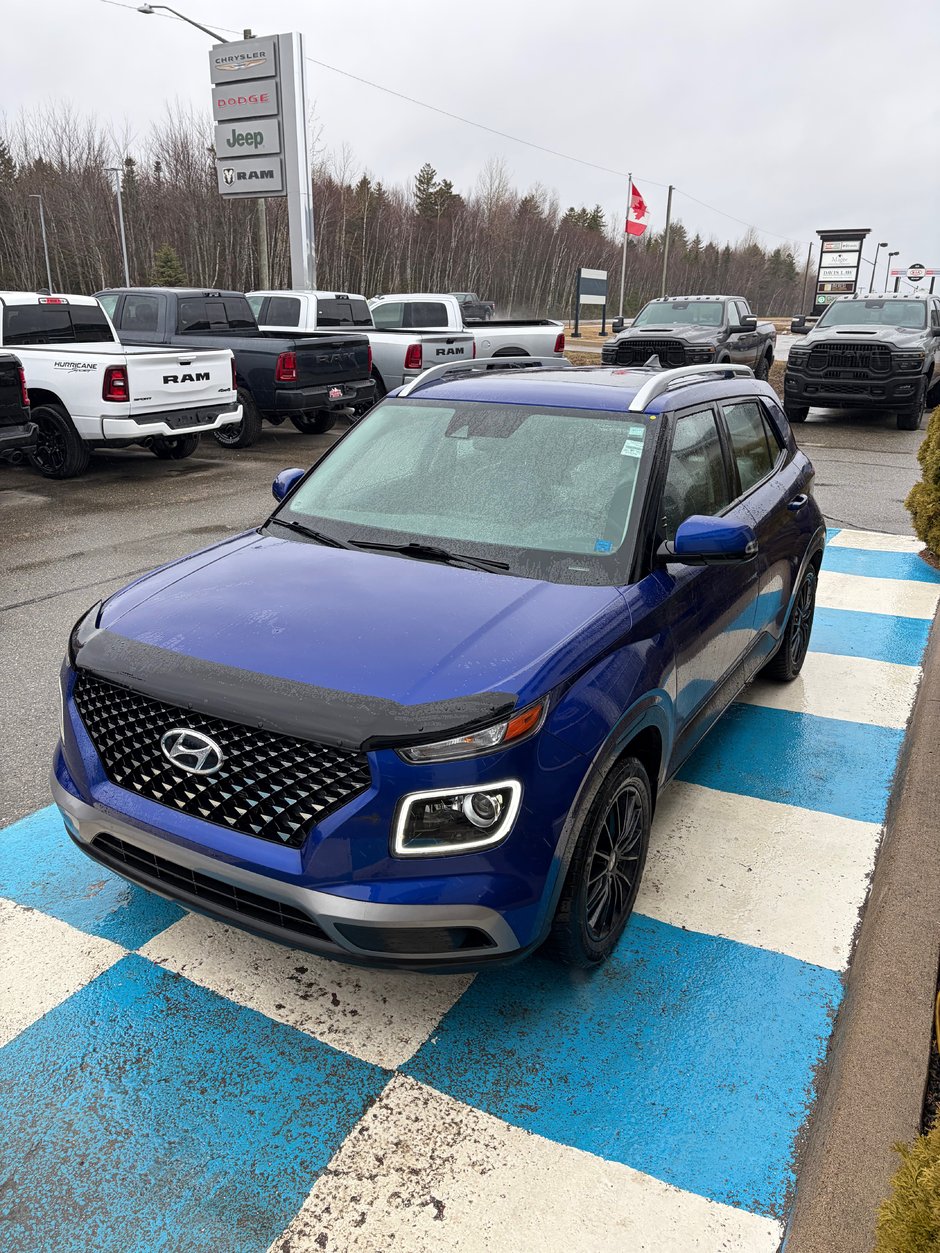 2021 Hyundai VENUE ULTIMATE ULTIMATE TRIM!