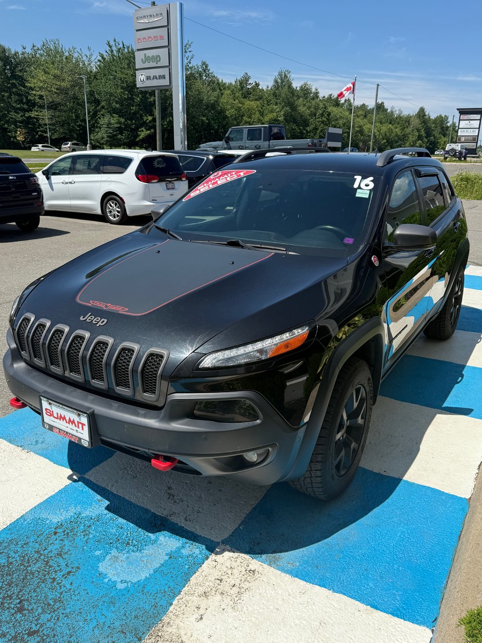 2016 Jeep Cherokee TRAILHAWK