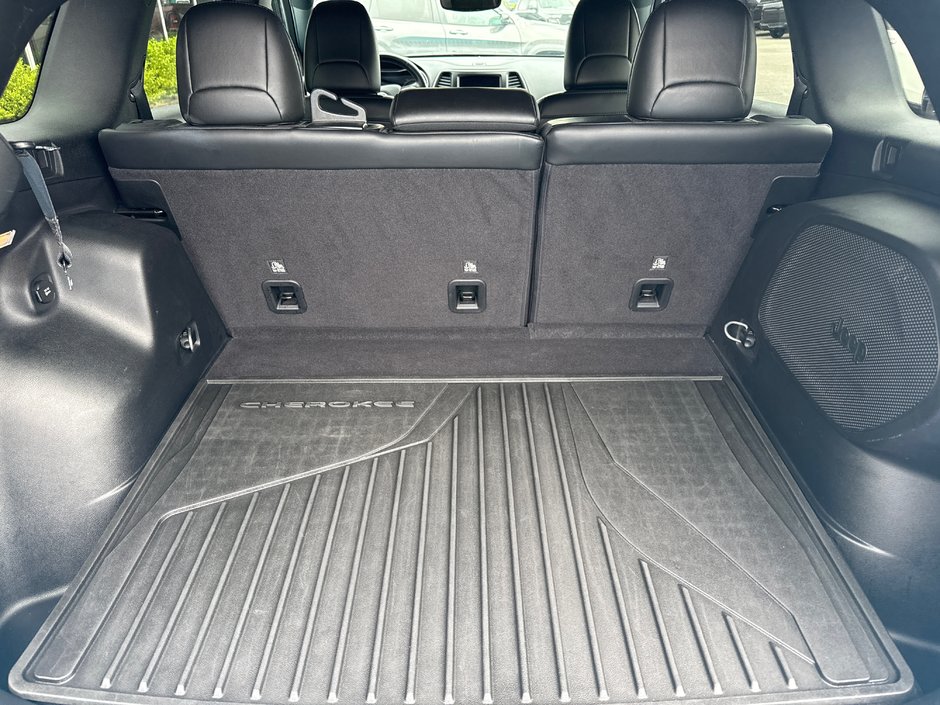 2021 Jeep Cherokee 80th Anniversary Leather, panoramic roof, advanced safety group, navigation