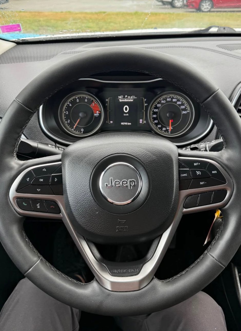 2021 Jeep Cherokee SPORT