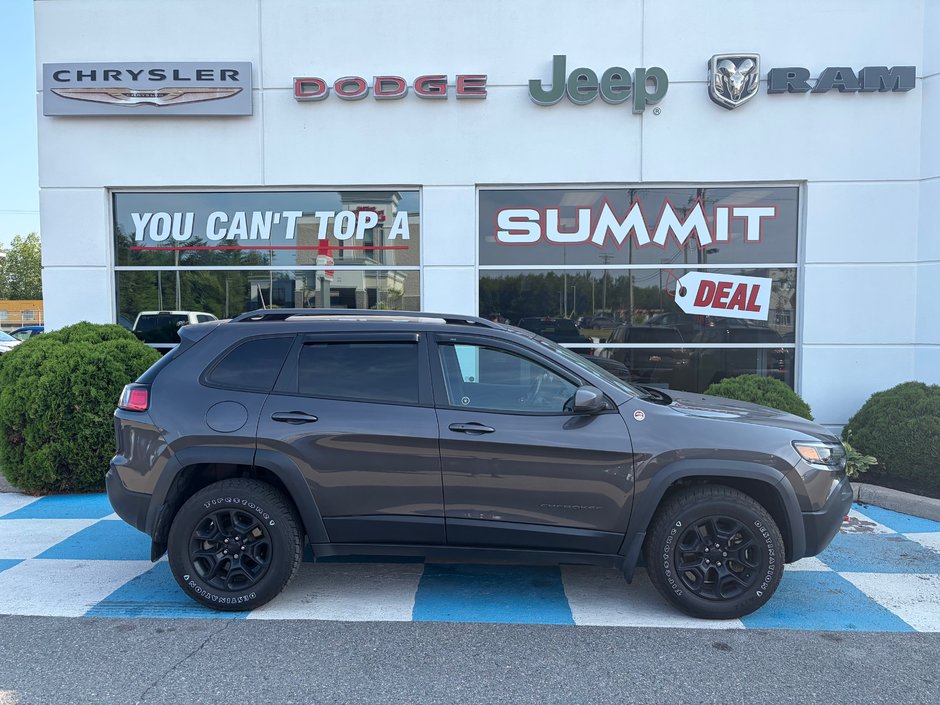 2021 Jeep CHEROKEE TRAILHAWK