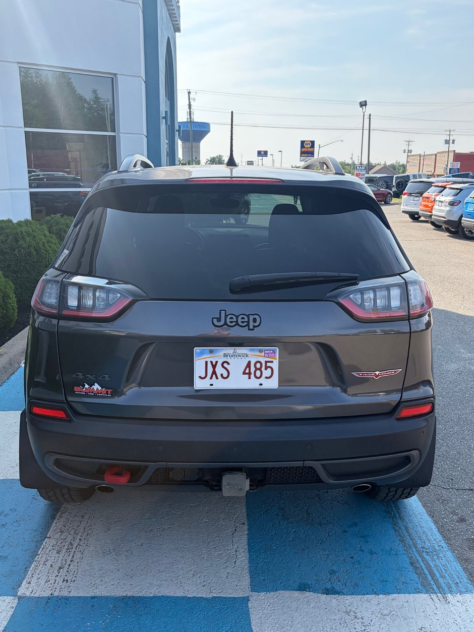 2021 Jeep CHEROKEE TRAILHAWK