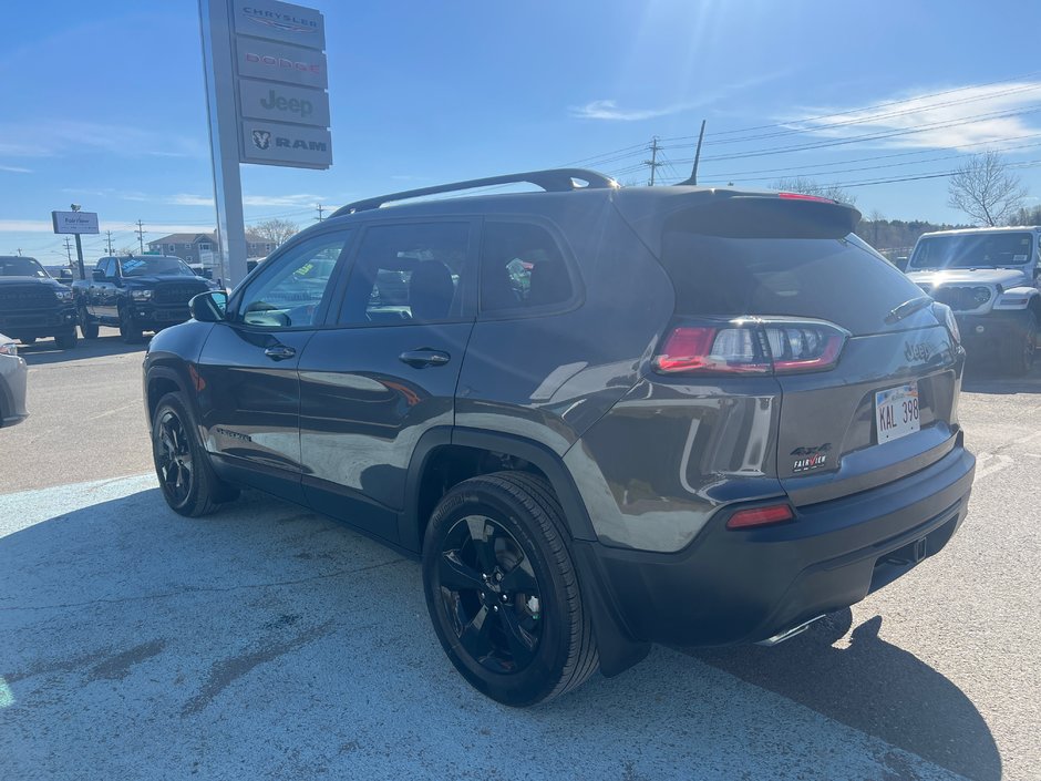 2022 Jeep Cherokee Altitude