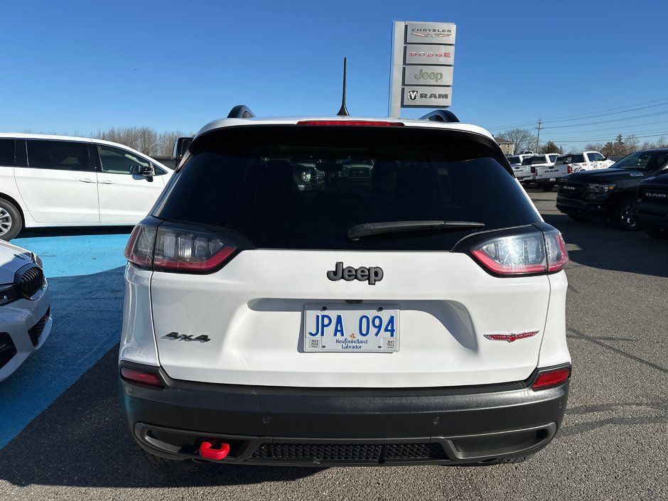 2022 Jeep Cherokee Trailhawk